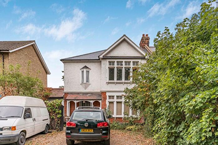 2 Bedroom Flat To Rent In Baring Road, London, SE12