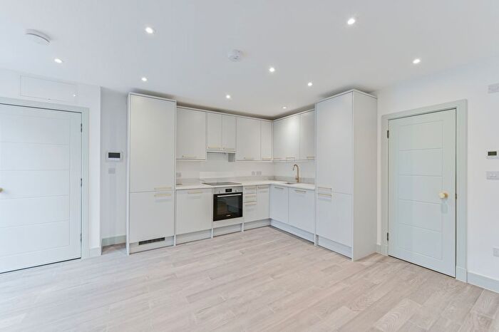 1 Bedroom Flat To Rent In Norbury Crescent, London, SW16