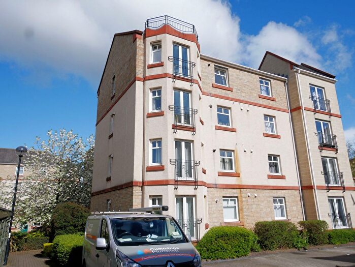 2 Bedroom Flat To Rent In Sinclair Place, Gorgie, Edinburgh, EH11