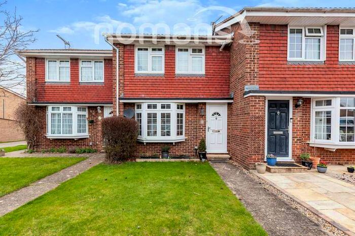 2 Bedroom Terraced House To Rent In Cranbook Drive, SL6