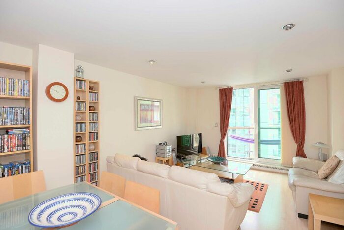 2 Bedroom Flat To Rent In Drake House, St George Wharf, Vauxhall, London, SW8