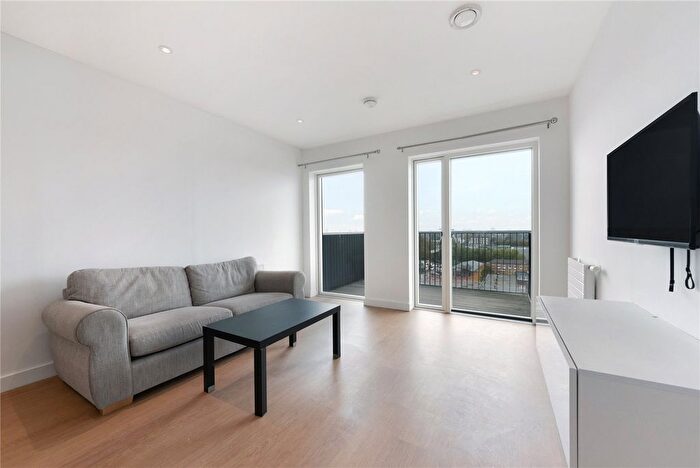 1 Bedroom Flat To Rent In Maud Street, London, E16