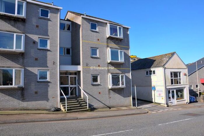 1 Bedroom Flat To Rent In Brook Street, Falmouth, TR11