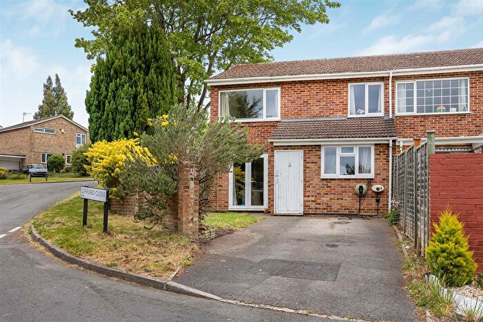 3 Bedroom Semi Detached House For Sale In Gifford Close, Caversham, Reading, RG4