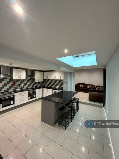 7 Bedroom Terraced House To Rent In Donnington Road, Reading, RG1