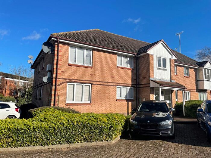 1 Bedroom Flat To Rent In Bornedene, Potters Bar, EN6