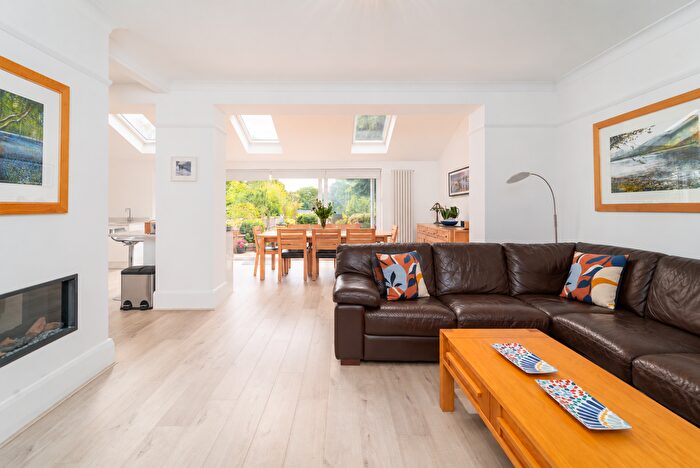5 Bedroom Semi-Detached House For Sale In Cranley Gardens, Muswell Hill, N10