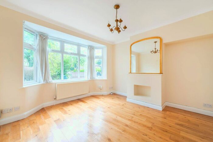 3 Bedroom Semi-Detached House To Rent In Kings Farm Avenue, Richmond, TW10