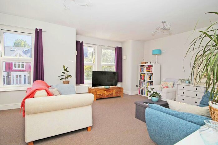 2 Bedroom Flat To Rent In Vancouver Road, SE23
