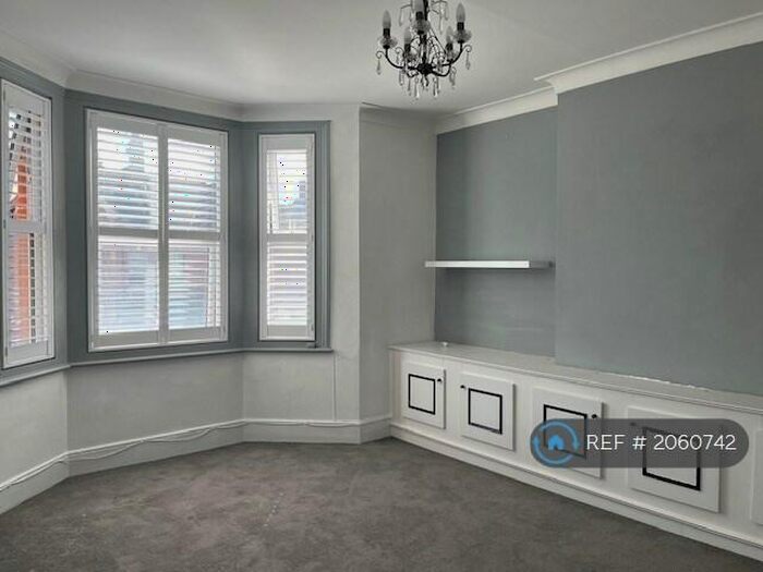 2 Bedroom Maisonette To Rent In Manor Road, Beckenham, BR3