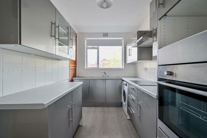 2 Bedroom Flat To Rent In Damien Court, Damien Street, Whitechapel, London, E1