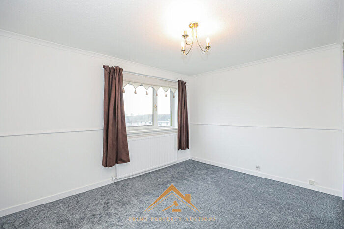 3 Bedroom End Of Terrace House For Sale In Abergeldie Terrace, Aberdeen, AB10