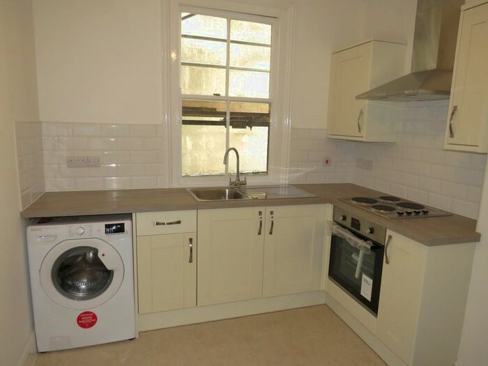 1 Bedroom Flat To Rent In Market Place, Chippenham, SN15