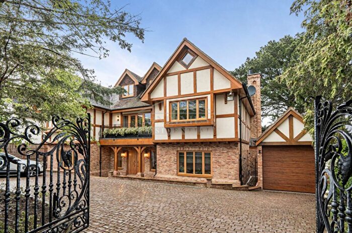5 Bedroom Detached House For Sale In Gordon Avenue, Stanmore, HA7