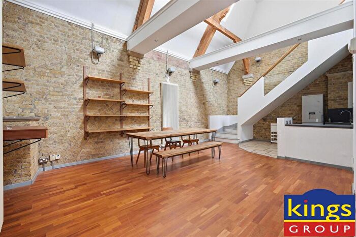 4 Bedroom Penthouse For Sale In Lansdowne Drive, London, E8 - Photo 2