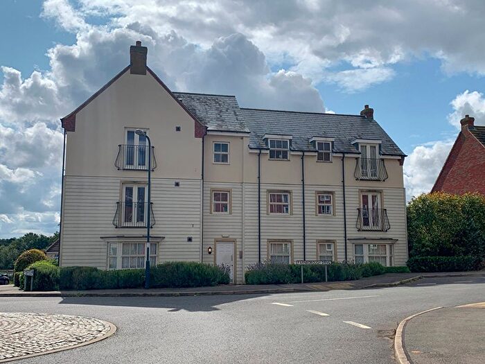 2 Bedroom Flat For Sale In Farnborough Drive, Middlemore, Daventry, Northants, NN11