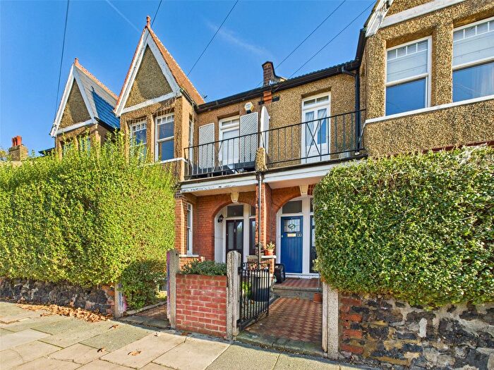 2 Bedroom Maisonette To Rent In Moor Mead Road, St Margarets, TW1