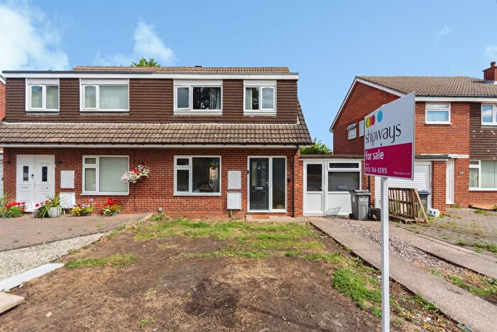 3 Bedroom Semi Detached House For Sale In Yardley Wood Road, Birmingham, B14