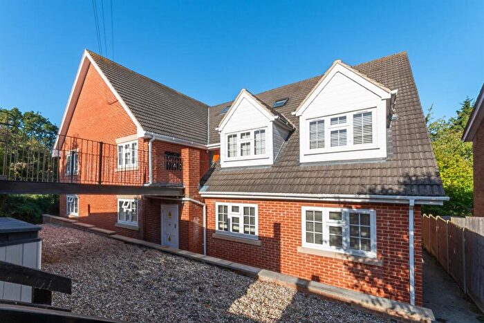 2 Bedroom Apartment For Sale In Beacon Hill, Maldon, CM9