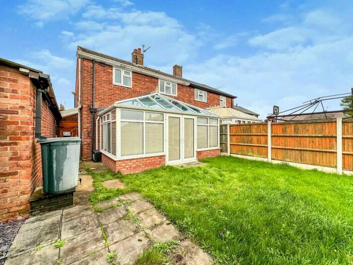 3 Bedroom Semi-Detached House To Rent In Brasenose Avenue, Gorleston, Great Yarmouth, NR31