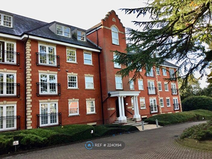 2 Bedroom Flat To Rent In Montague Close, Wokingham, RG40
