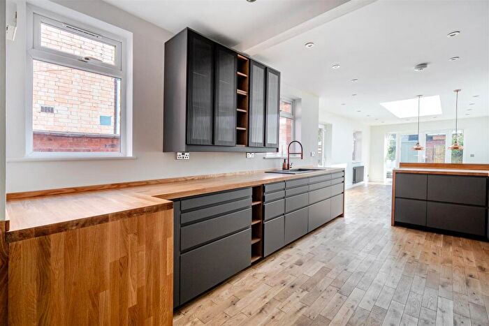 4 Bedroom Terraced House For Sale In Evesham Place, Stratford-Upon-Avon, CV37