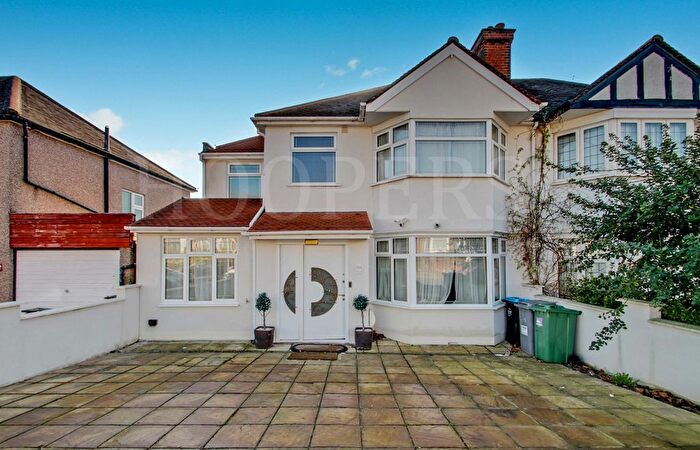 4 Bedroom Semi-Detached House To Rent In Dollis Hill Avenue, London, NW2