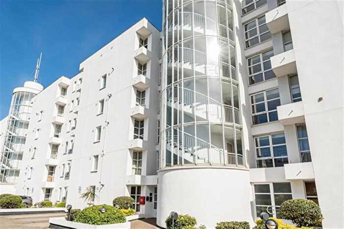2 Bedroom Apartment For Sale In Barrier Point Road, E16