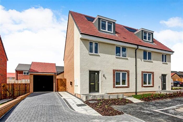 4 Bedroom Semi Detached House To Rent In Bedroom Semi Detached House In Buttercup Avenue, Newcastle, NE13