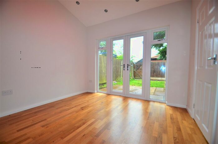 3 Bedroom Semi-Detached House To Rent In Northfield Road, Staines, TW18