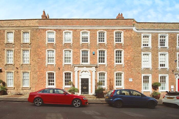 2 Bedroom Flat For Sale In Castle Street, Bridgwater, TA6