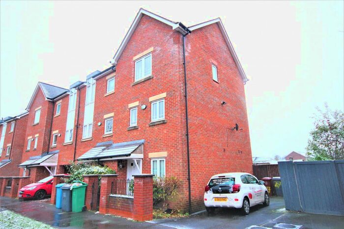 4 Bedroom Terraced House To Rent In Drayton Street, Manchester, M15