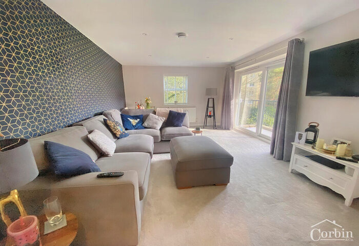 2 Bedroom Apartment To Rent In Lissenden, Poole, Dorset, BH13