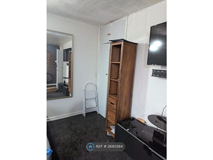 3 Bedroom Maisonette To Rent In Sheffield, Sheffield, S14