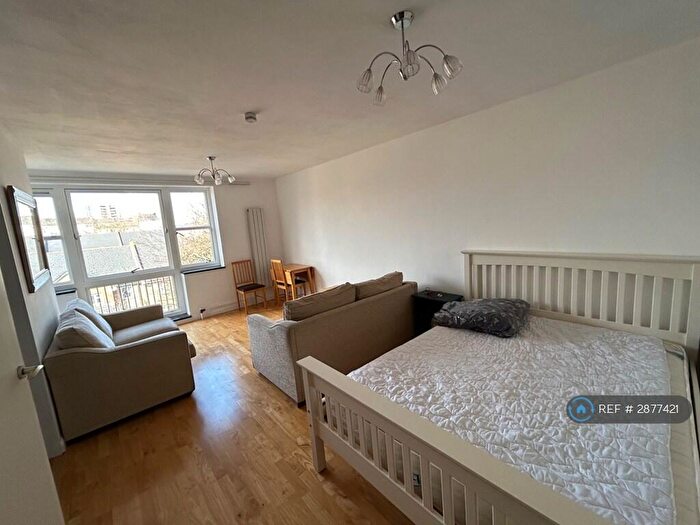Studio To Rent In Carrick Court, London, SE11