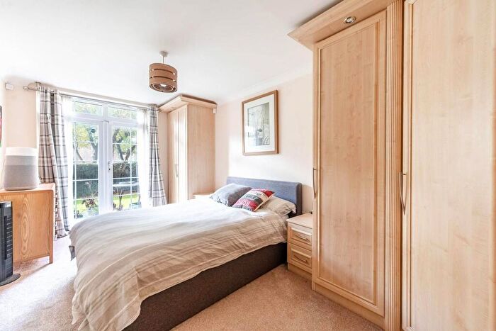 1 Bedroom Flat For Sale In Lady Aylesford Avenue, Stanmore, HA7