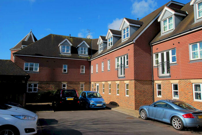 1 Bedroom Flat To Rent In Kitsbridge House, Copthorne, RH10
