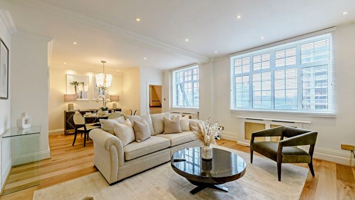 3 Bedroom Flat To Rent In Park Road, Strathmore Court, NW8