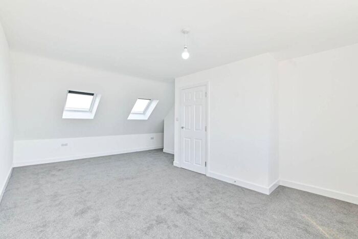 5 Bedroom Semi-Detached House To Rent In Tanfield Avenue, Neasden, London, NW2