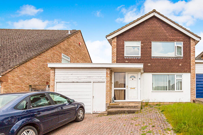 3 Bedroom Link Detached House To Rent In Radstock Lane, Earley, RG6