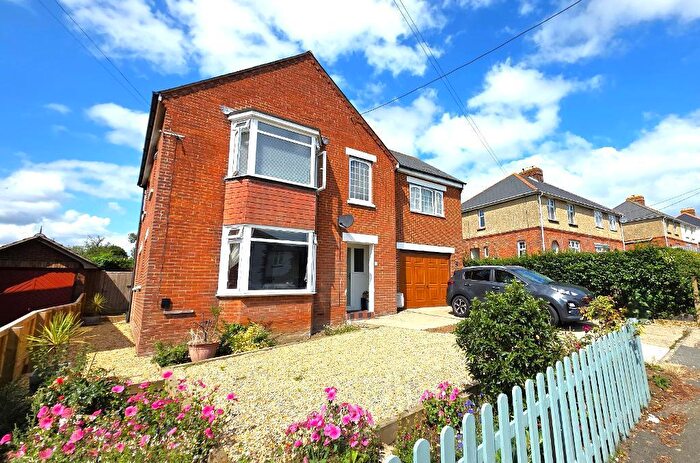 4 Bedroom Detached House For Sale In Station Road, St Helens, Isle Of Wight, PO33