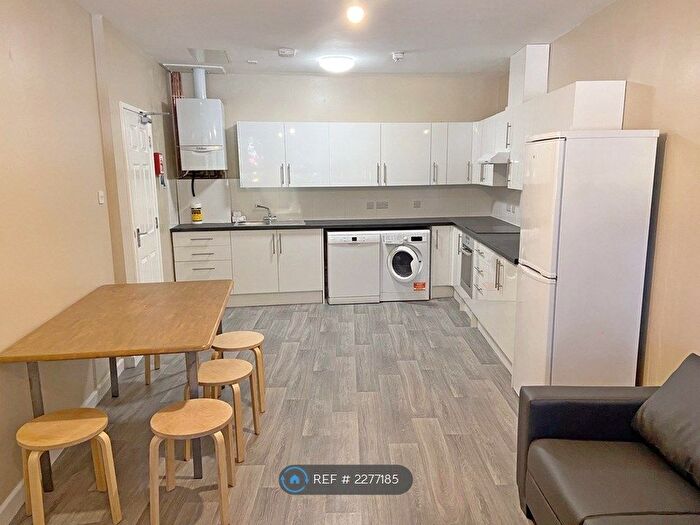 5 Bedroom Flat To Rent In Classic House, Bristol, BS1
