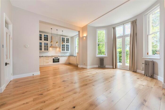 3 Bedroom Flat To Rent In Belsize Square, Belsize Park, NW3