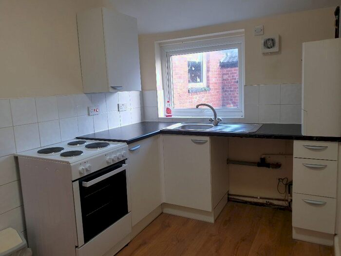 2 Bedroom Flat To Rent In West Street, Crewe, Cheshire CW1