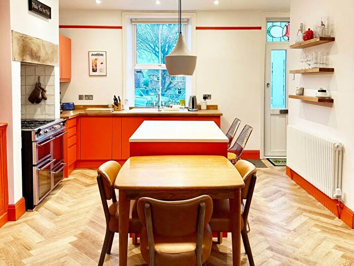 3 Bedroom Terraced House For Sale In Prospect Terrace, Farsley, LS28