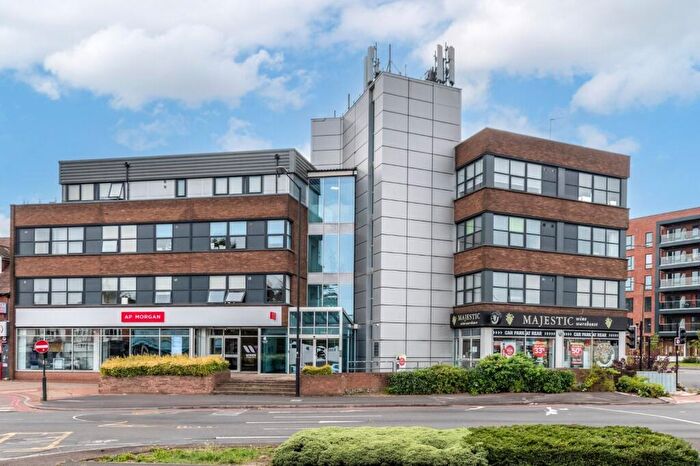 2 Bedroom Apartment For Sale In Stratford Road, Shirley, Solihull, West Midlands, B90
