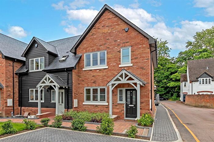 2 Bedroom End Of Terrace House To Rent In Verside, St. Albans, AL2