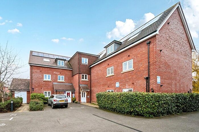 2 Bedroom Flat For Sale In Oaktree Gardens, New Eltham, London, SE9