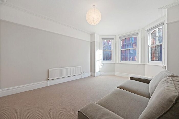 3 Bedroom Flat To Rent In Johnson Mansions, Queens Club Gardens, W14