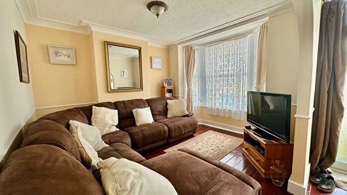 3 Bedroom Terraced House For Sale In Harold Road, Hastings, TN35